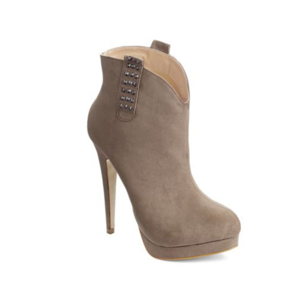 NWOT Country Studded Cowboy Stiletto High Heel Boots